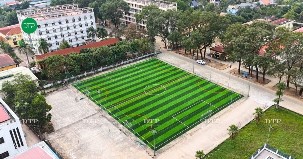 Sân bóng CĐ Cơ Điện Tây Bắc